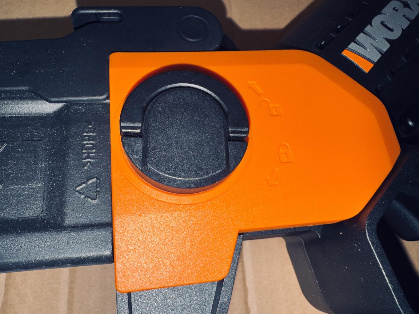 Worx WG326E Mini Motosega 20V 12cm con Batteria 2.0Ah