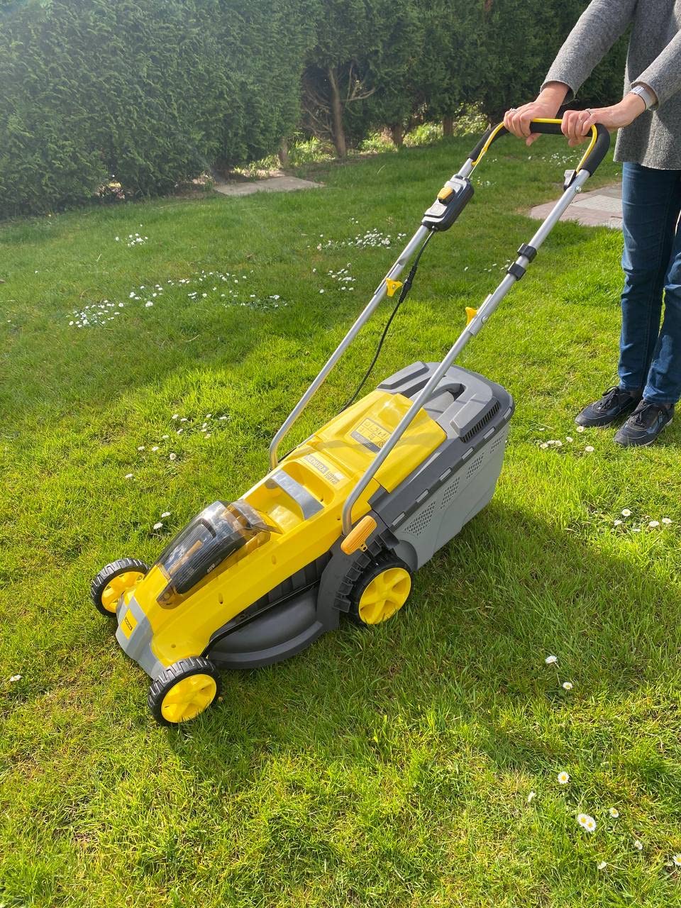 Nemura 40V Rasaerba a Batteria 37cm 2x4Ah 400mq