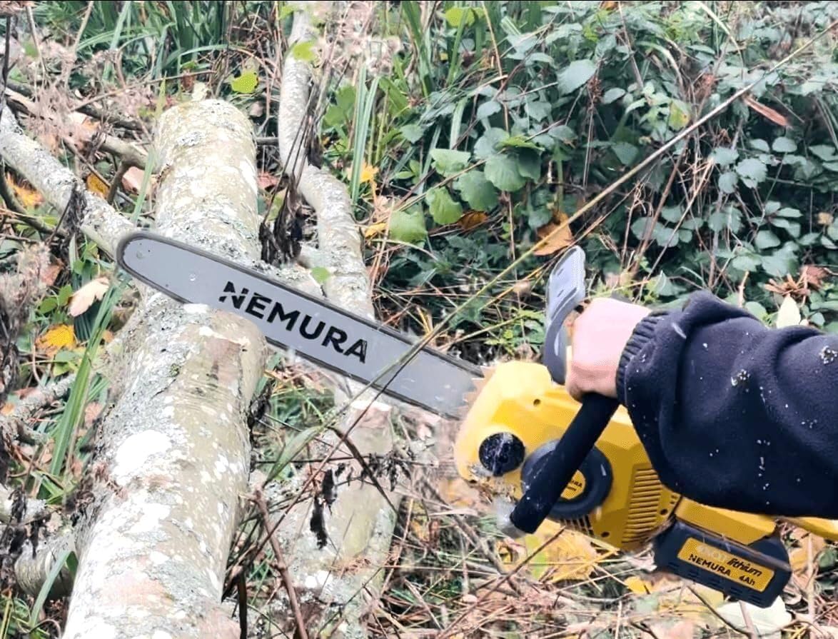 Nemura motosega batteria 40V 35cm 4Ah brushless con caricatore