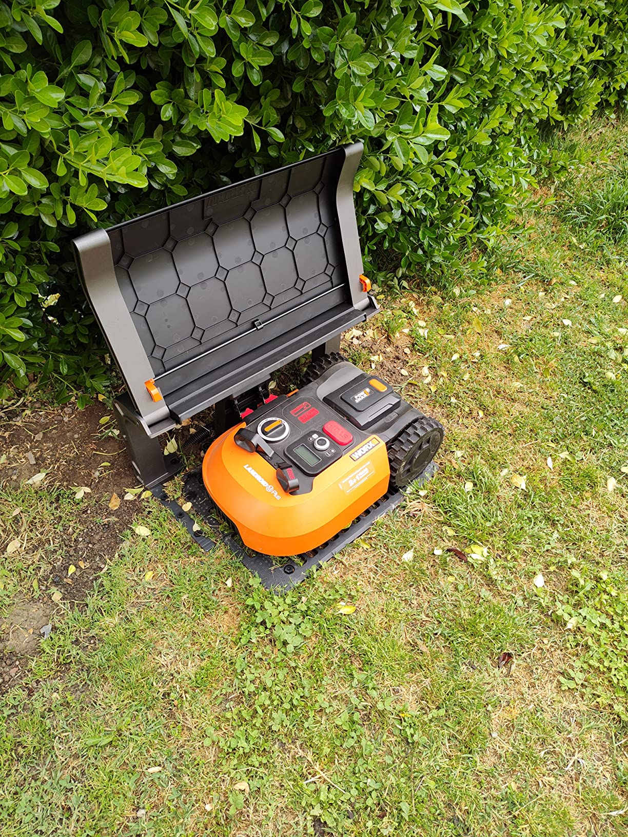 WORX WA0810 Garage Robot Rasaerba Landroid Tettuccio