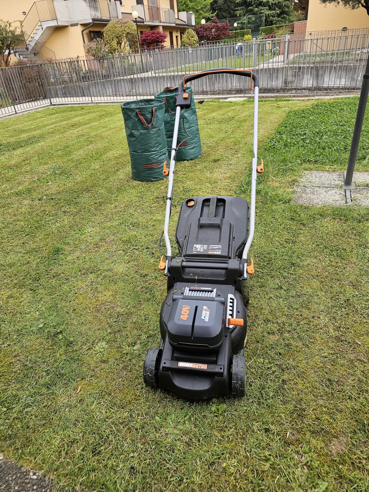 Worx WG737E tosaerba a batteria 40V 37cm taglio