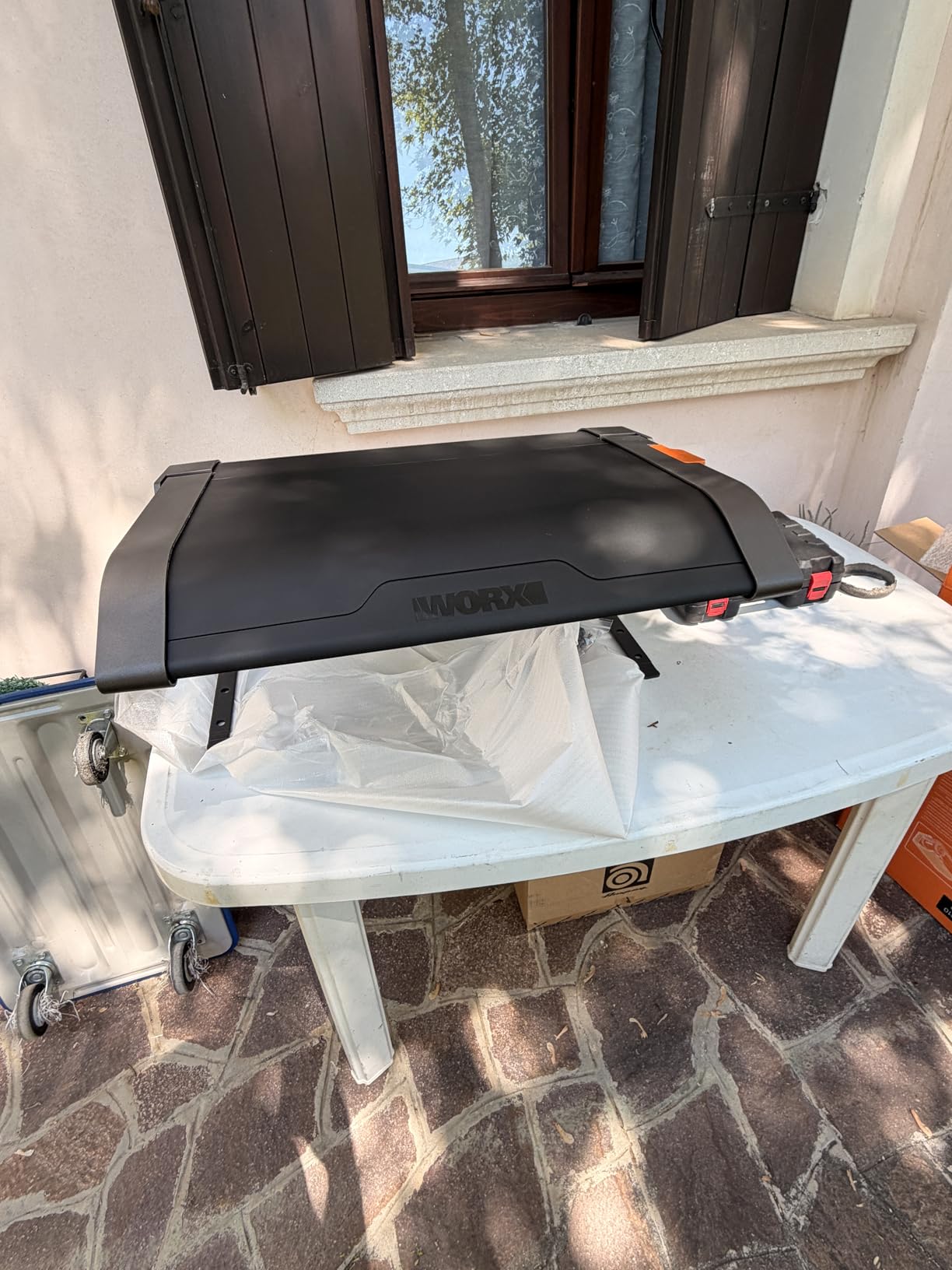 WORX WA0810 Garage Robot Rasaerba Landroid Tettuccio