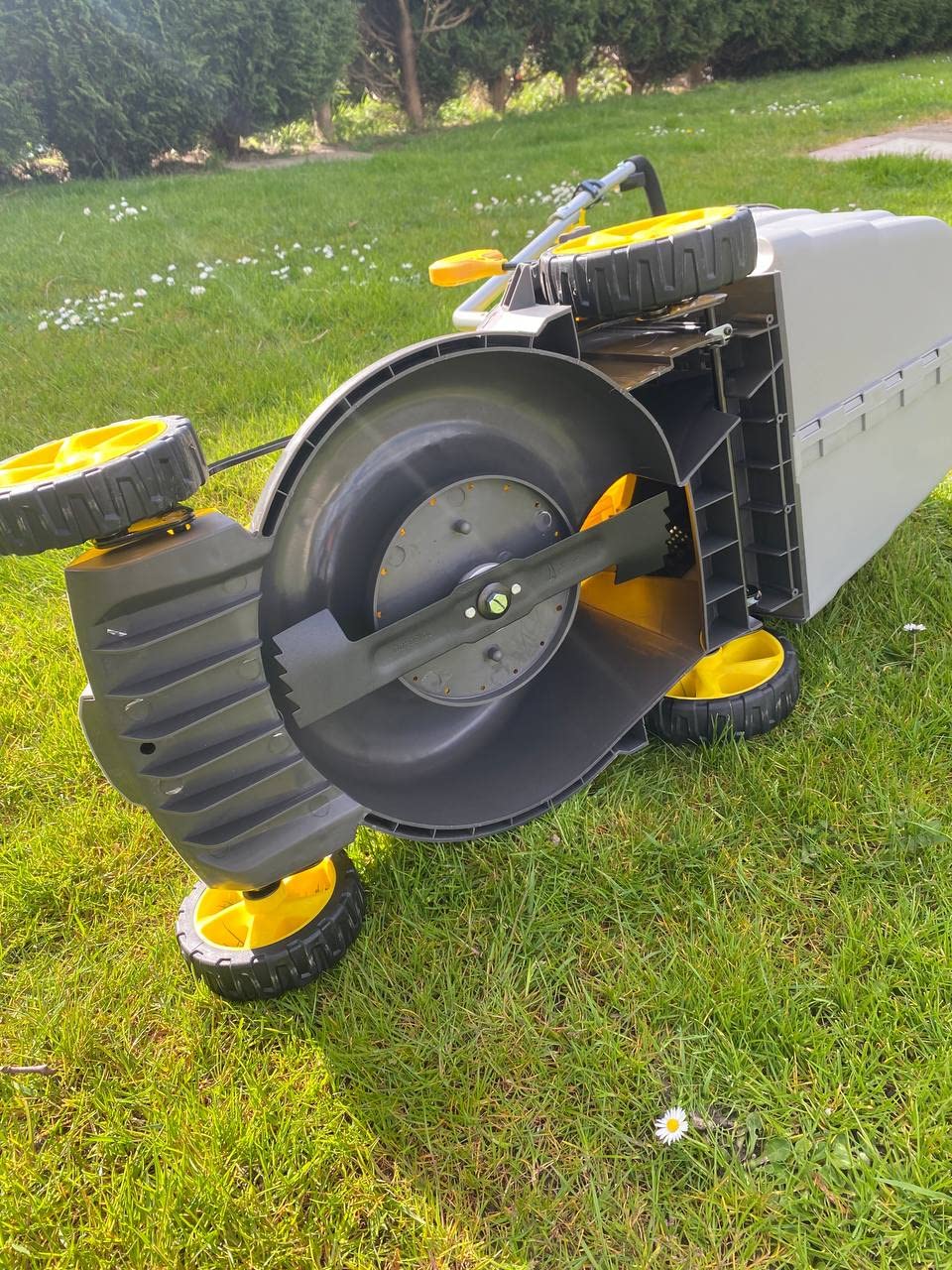 Nemura 40V Rasaerba a Batteria 37cm 2x4Ah 400mq