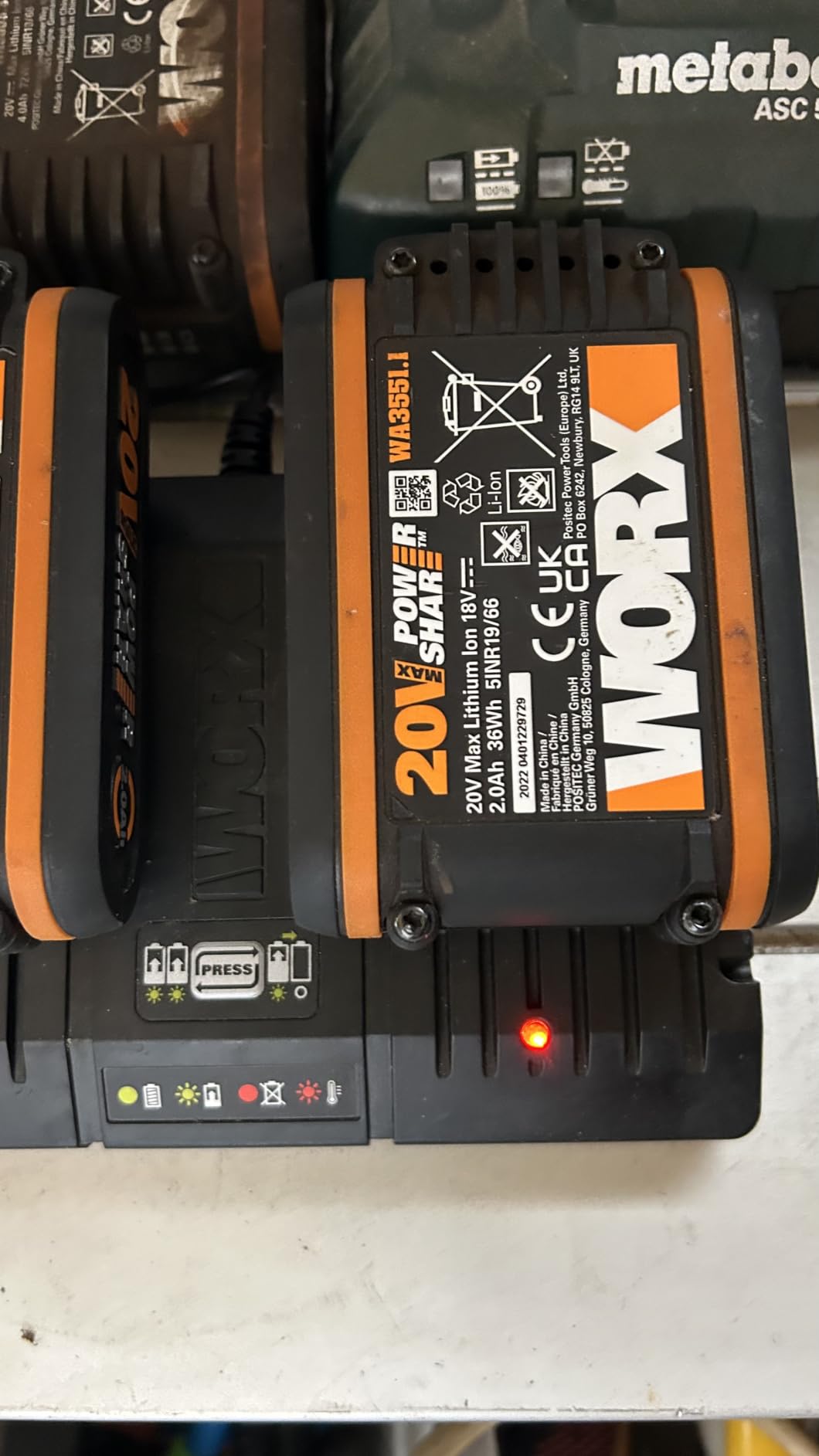 Worx WG183E Decespugliatore a Batteria 36V 33cm Doppio Filo