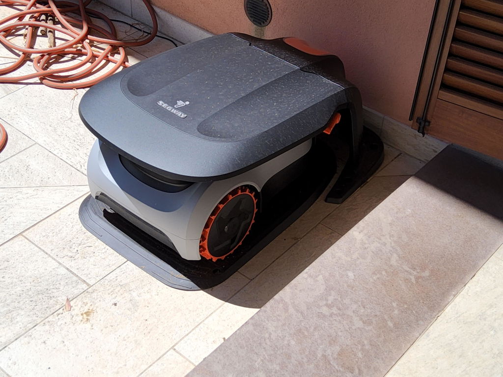 Navimow i220 LiDAR robot tagliaerba 2000 m² senza filo
